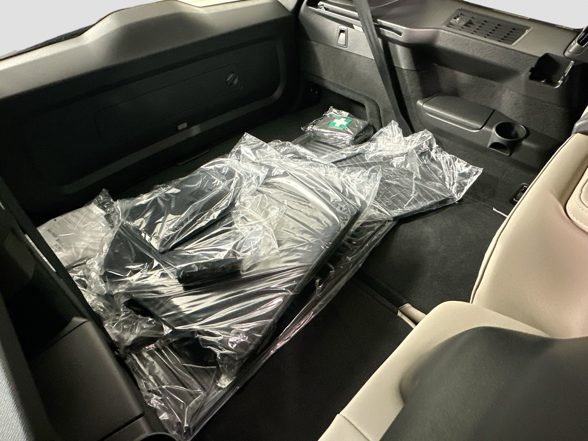 New 2026 Volvo XC90 B5 Plus w/ Protection Package Premier AWD/4WD image 27