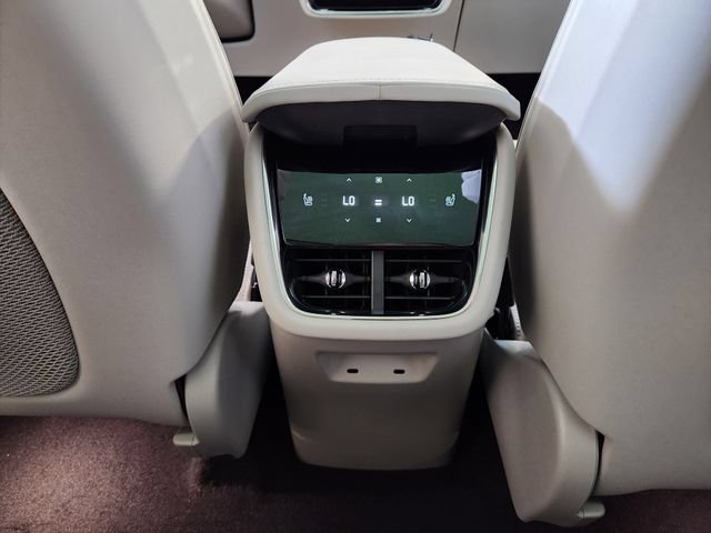 New 2025 Volvo EX90 Ultra w/ Protection Package Premier AWD/4WD image 29