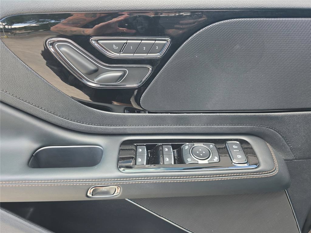 New 2026 Lincoln Aviator 2WD image 31