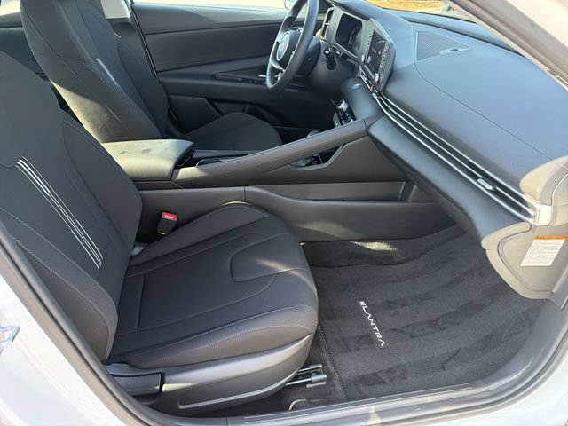 Certified 2026 Hyundai Elantra Hybrid FWD image 13