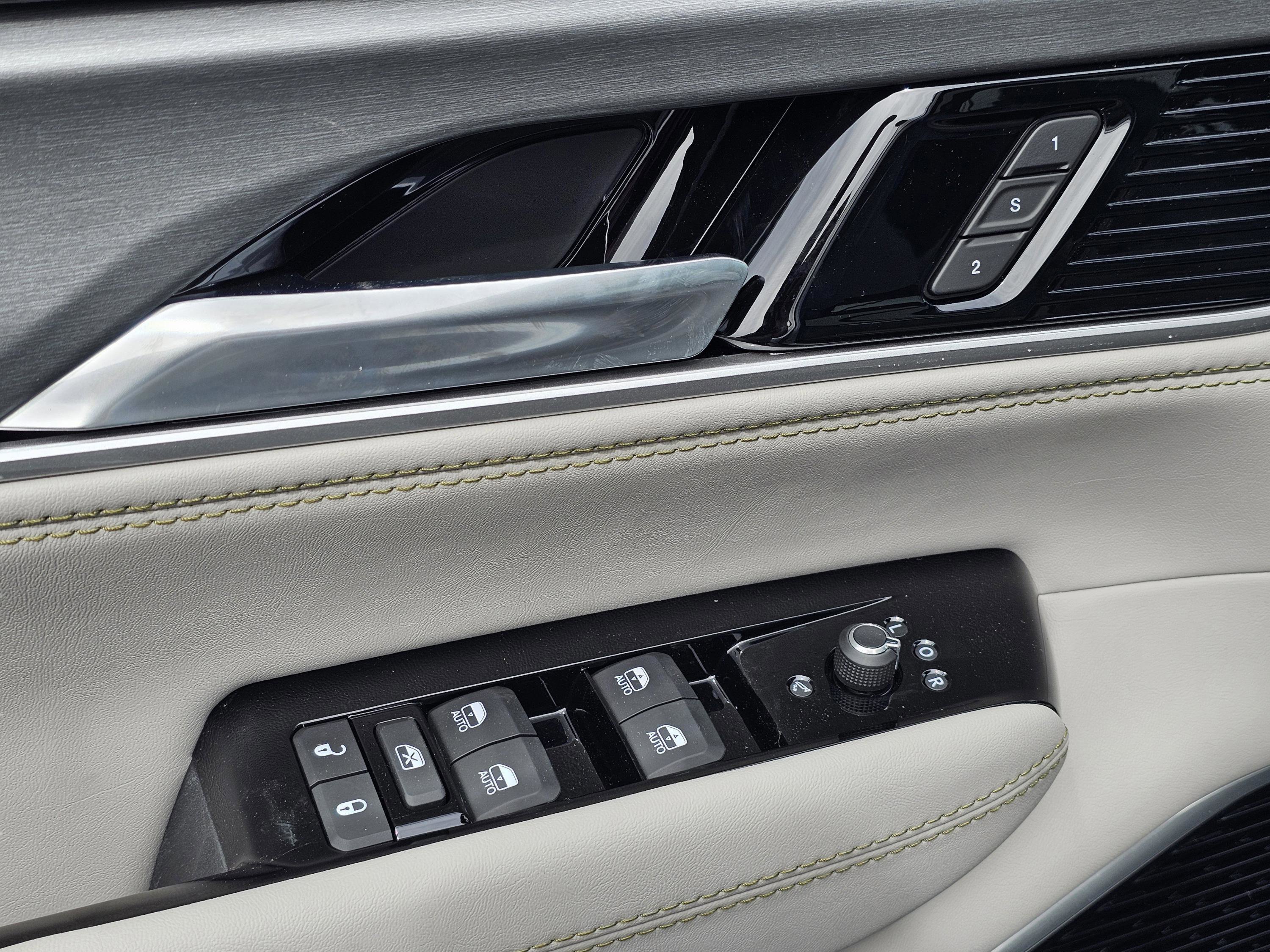 New 2026 Jeep Grand Wagoneer Limited AWD/4WD image 16