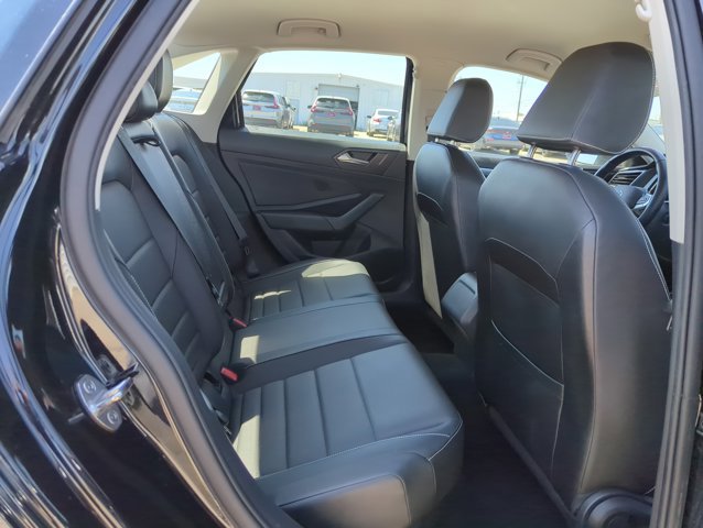 Used 2024 Volkswagen Jetta SE image 19