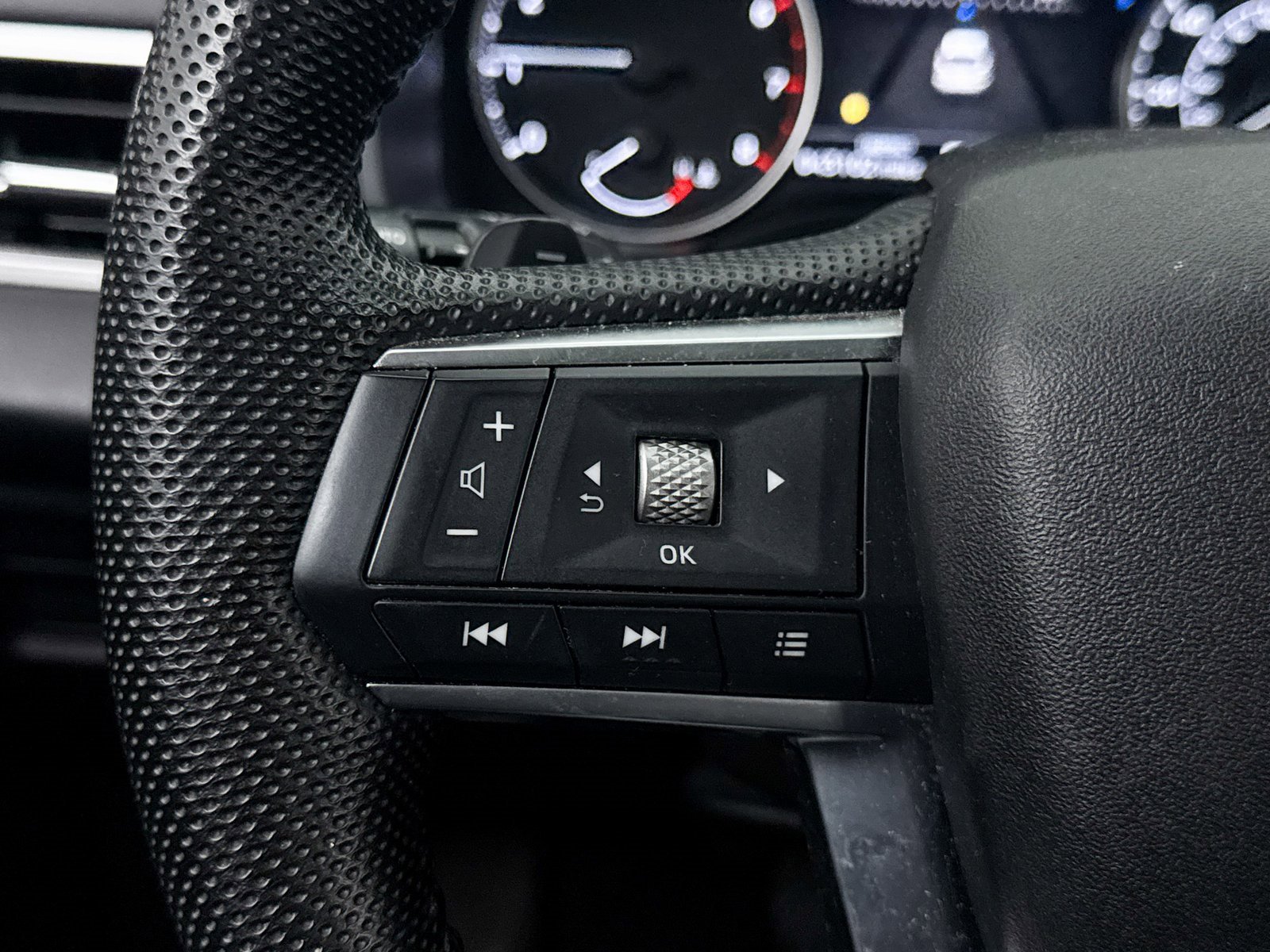 Used 2023 Mitsubishi Outlander SE image 20