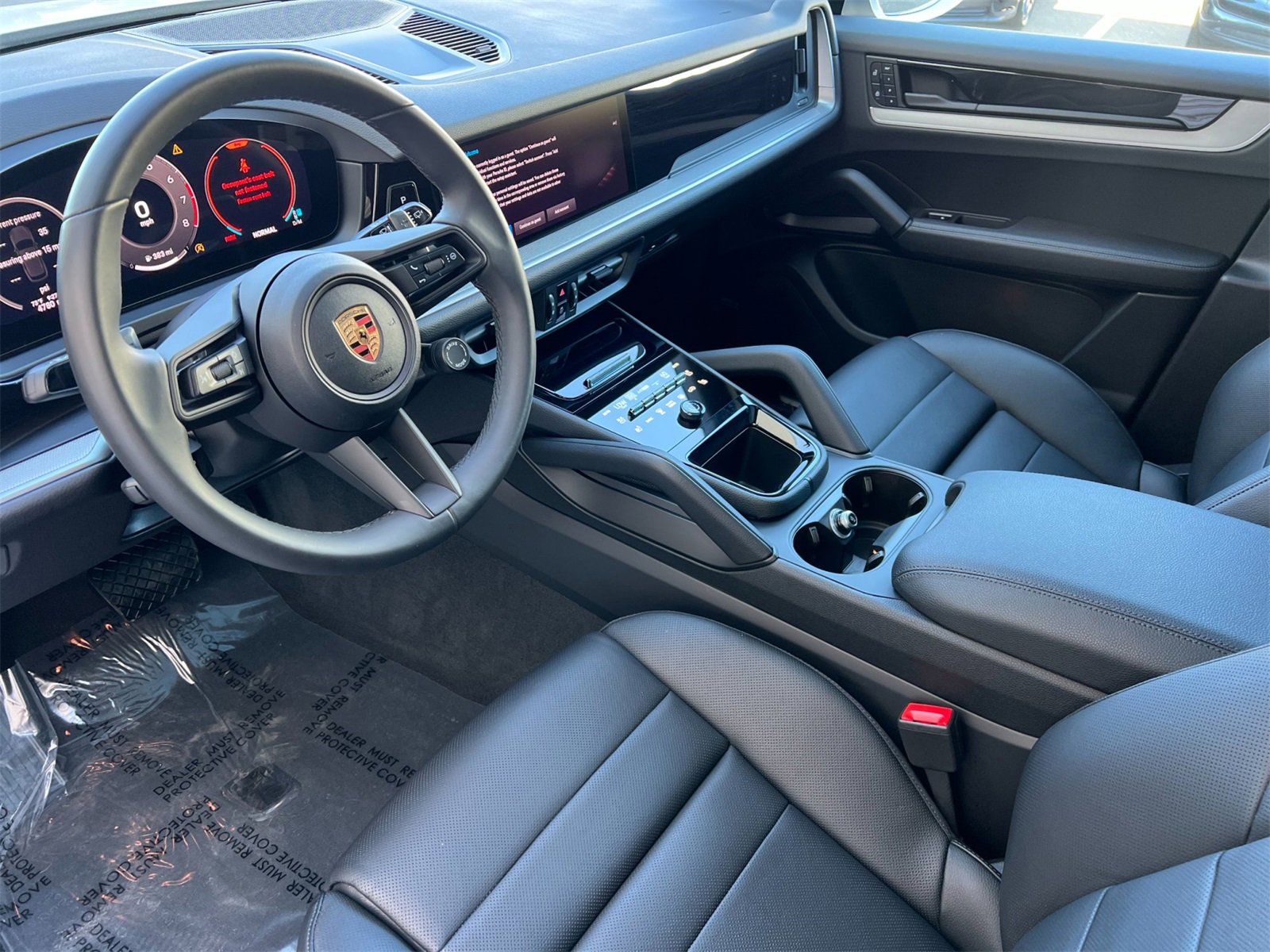 Certified 2025 Porsche Cayenne image 4