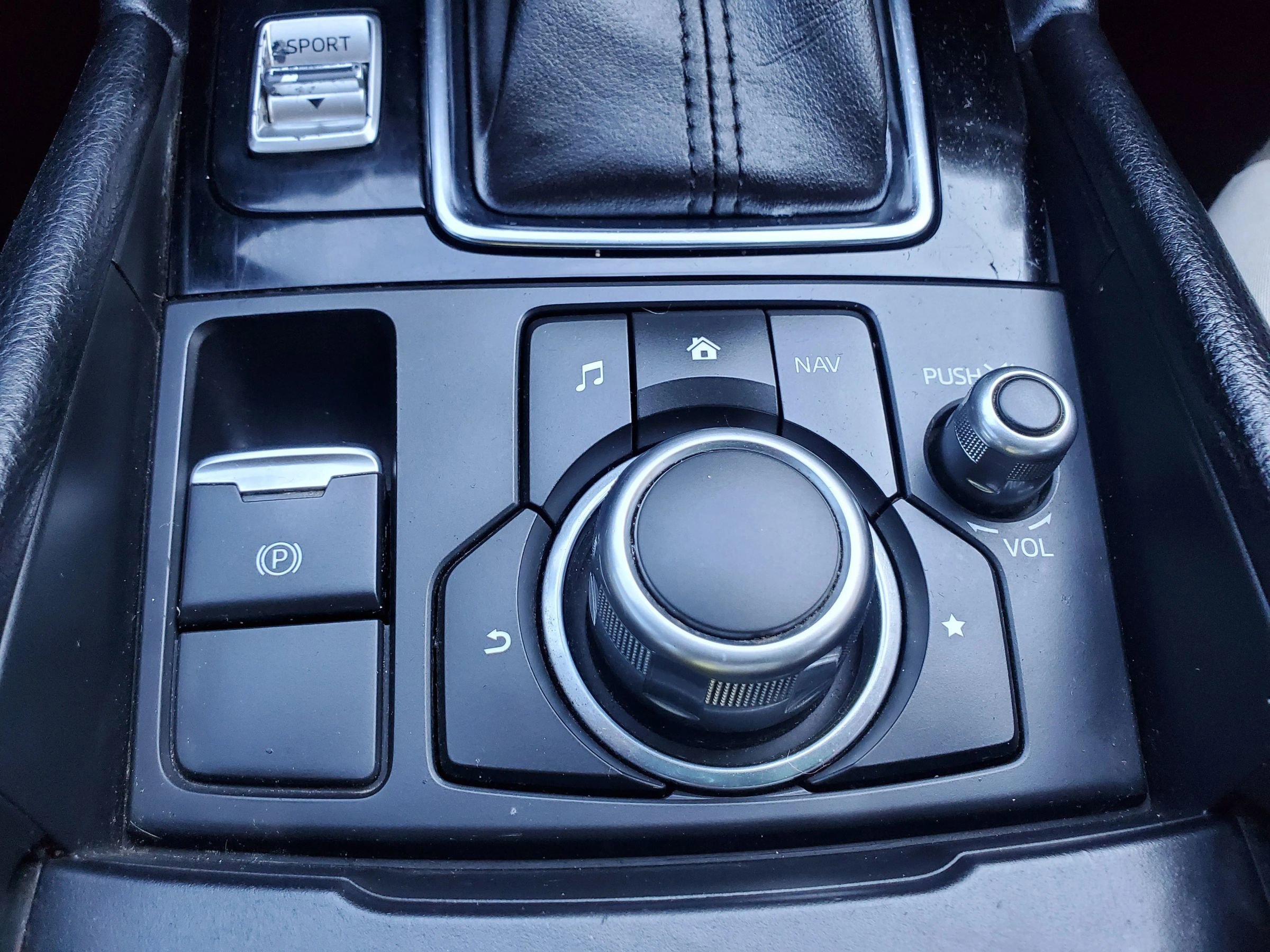 Used 2017 MAZDA MAZDA3 Sport w/ Preferred Equipment Package image 32