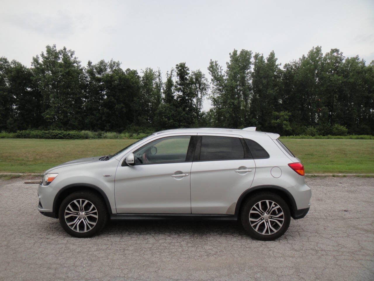 Used 2018 Mitsubishi Outlander Sport ES FWD image 28