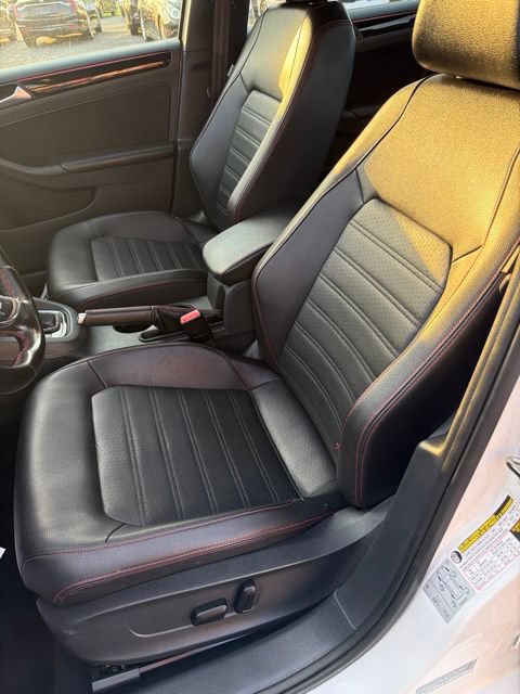 Used 2017 Volkswagen Jetta GLI FWD image 11