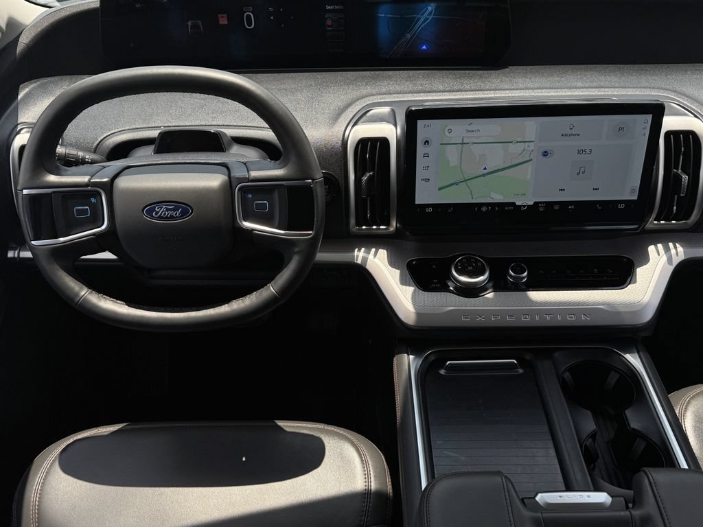 Used 2025 Ford Expedition Active AWD/4WD image 12