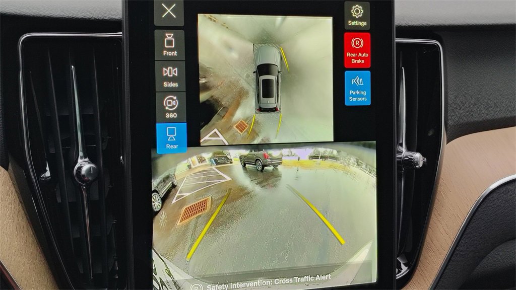 New 2026 Volvo XC60 T8 Plus w/ Protection Package Premier image 18