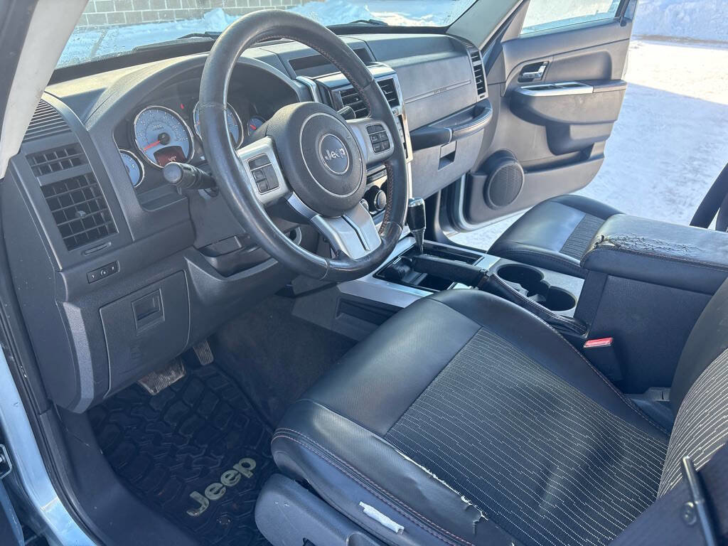 Used 2012 Jeep Liberty Arctic image 9