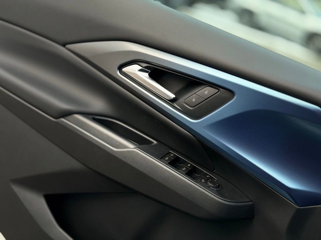 New 2026 Chevrolet Equinox EV LT image 19