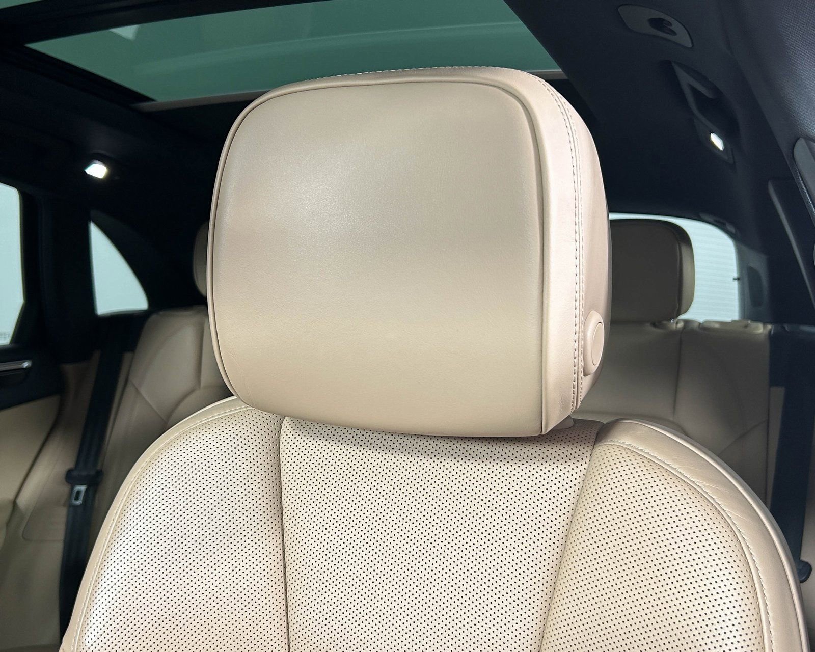 Used 2020 Porsche Macan image 16
