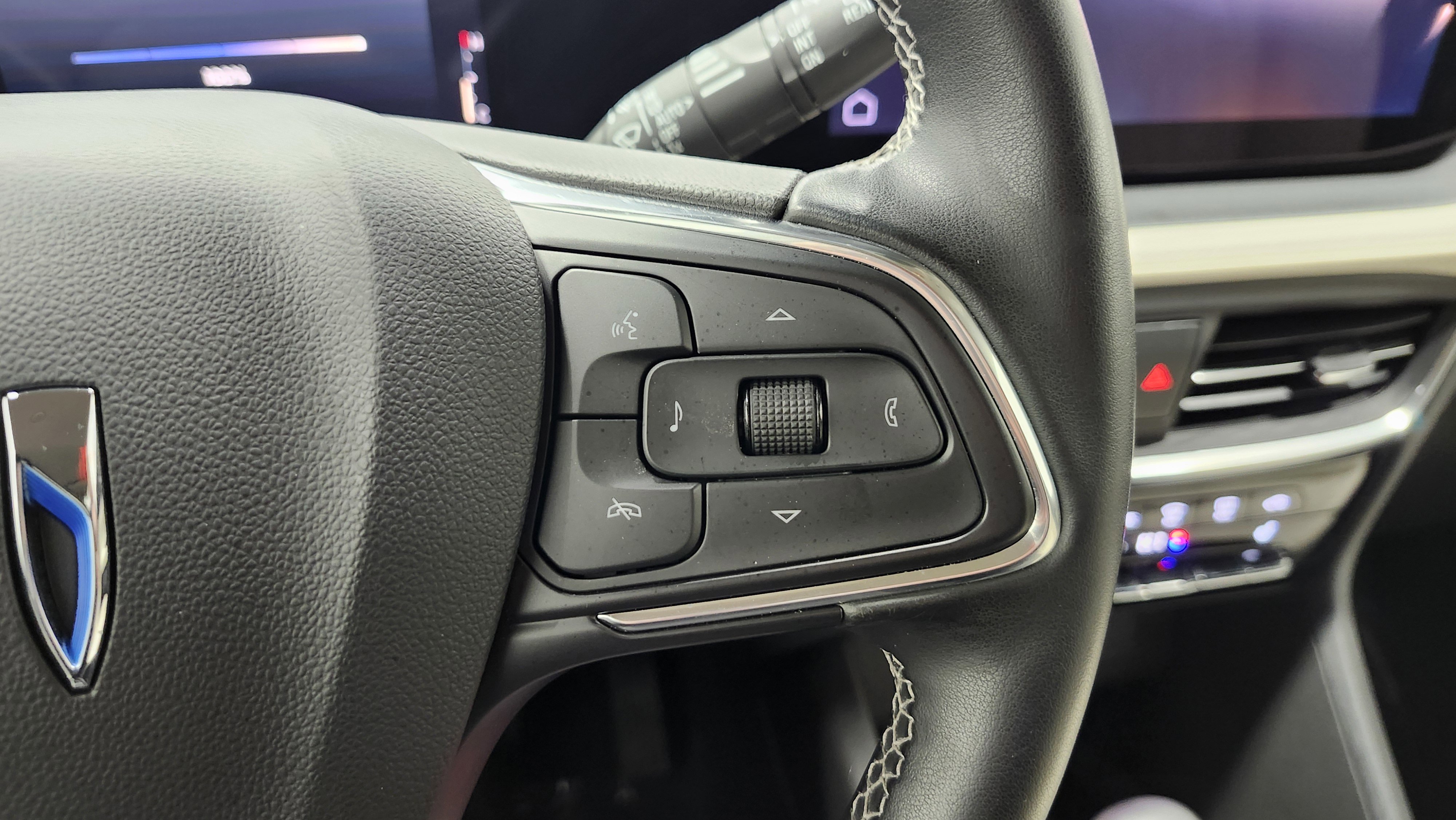 Used 2024 Buick Encore GX Avenir w/ Avenir Convenience Package image 33