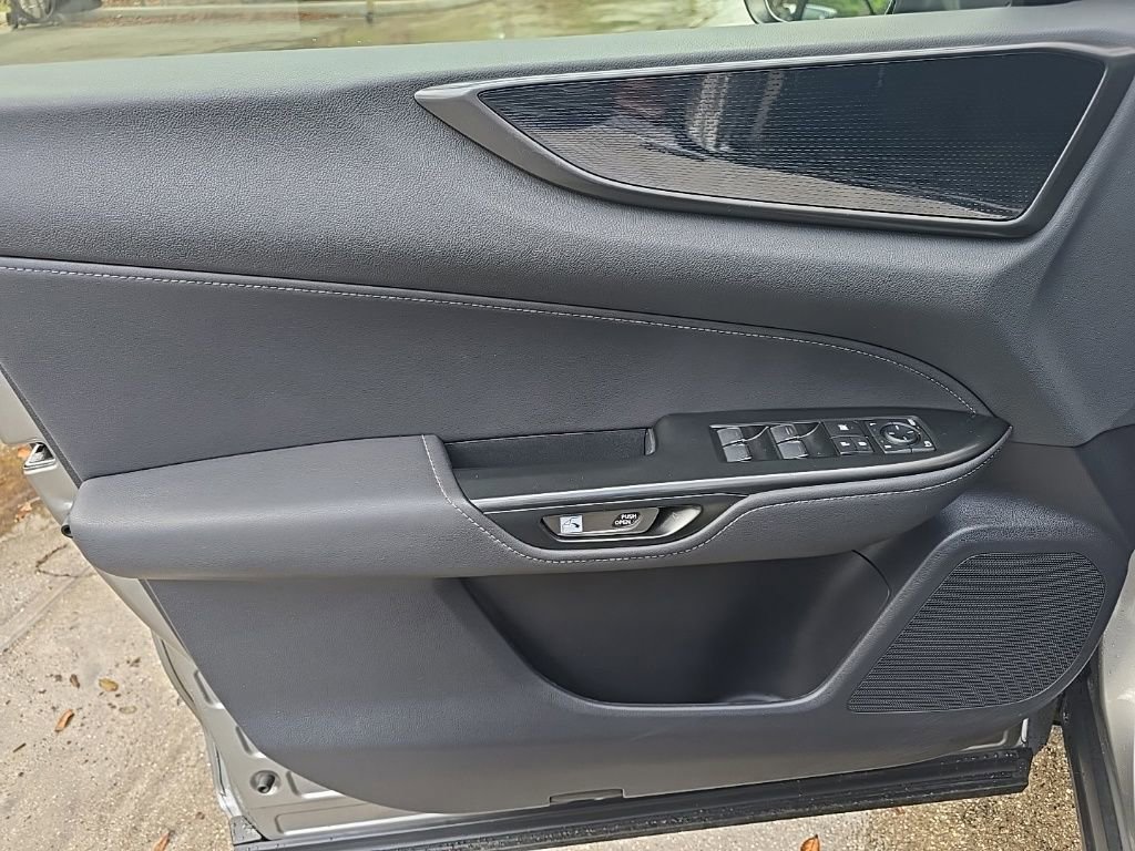 Used 2022 Lexus NX 250 FWD w/ Towing Package (2000 Lbs) image 11