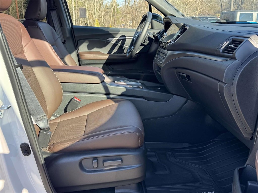 Used 2025 Honda Ridgeline RTL image 13
