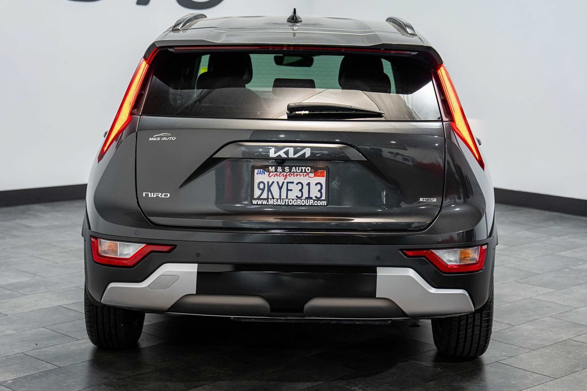 Used 2024 Kia Niro EX FWD image 5