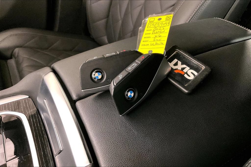 Used 2025 BMW X6 xDrive40i w/ Climate Comfort Package AWD/4WD image 12