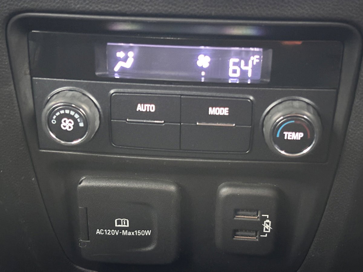 Used 2020 Buick Enclave Essence w/ Sound and Sites Package image 25