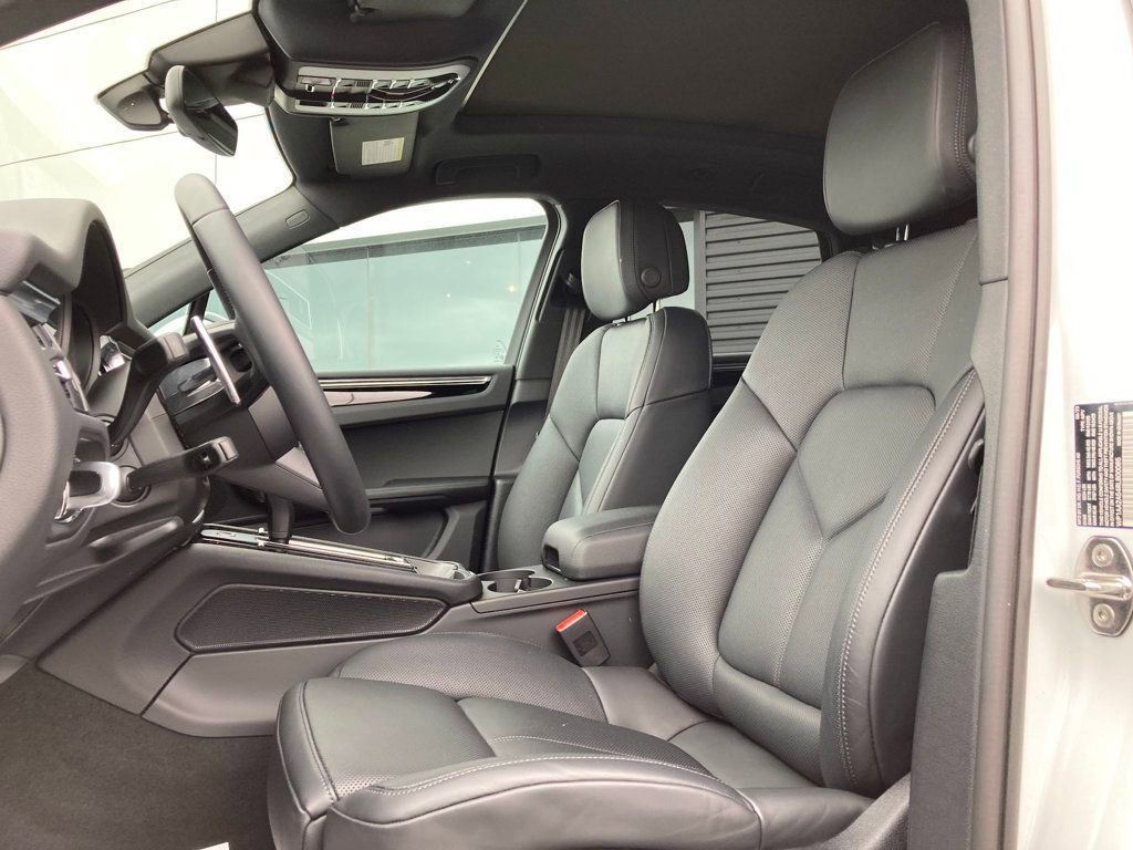 Used 2024 Porsche Macan image 5