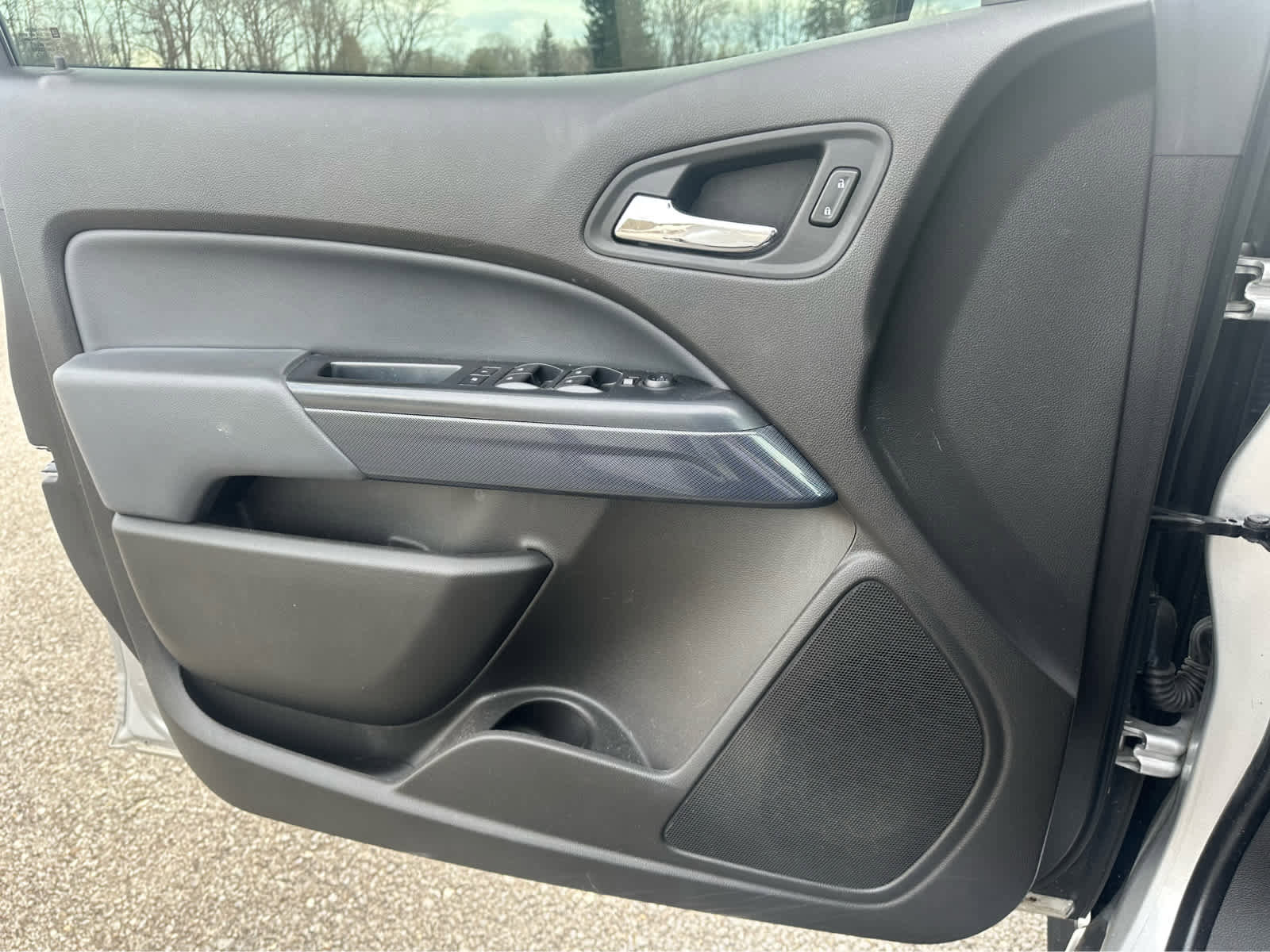 Used 2015 Chevrolet Colorado Z71 AWD/4WD image 19