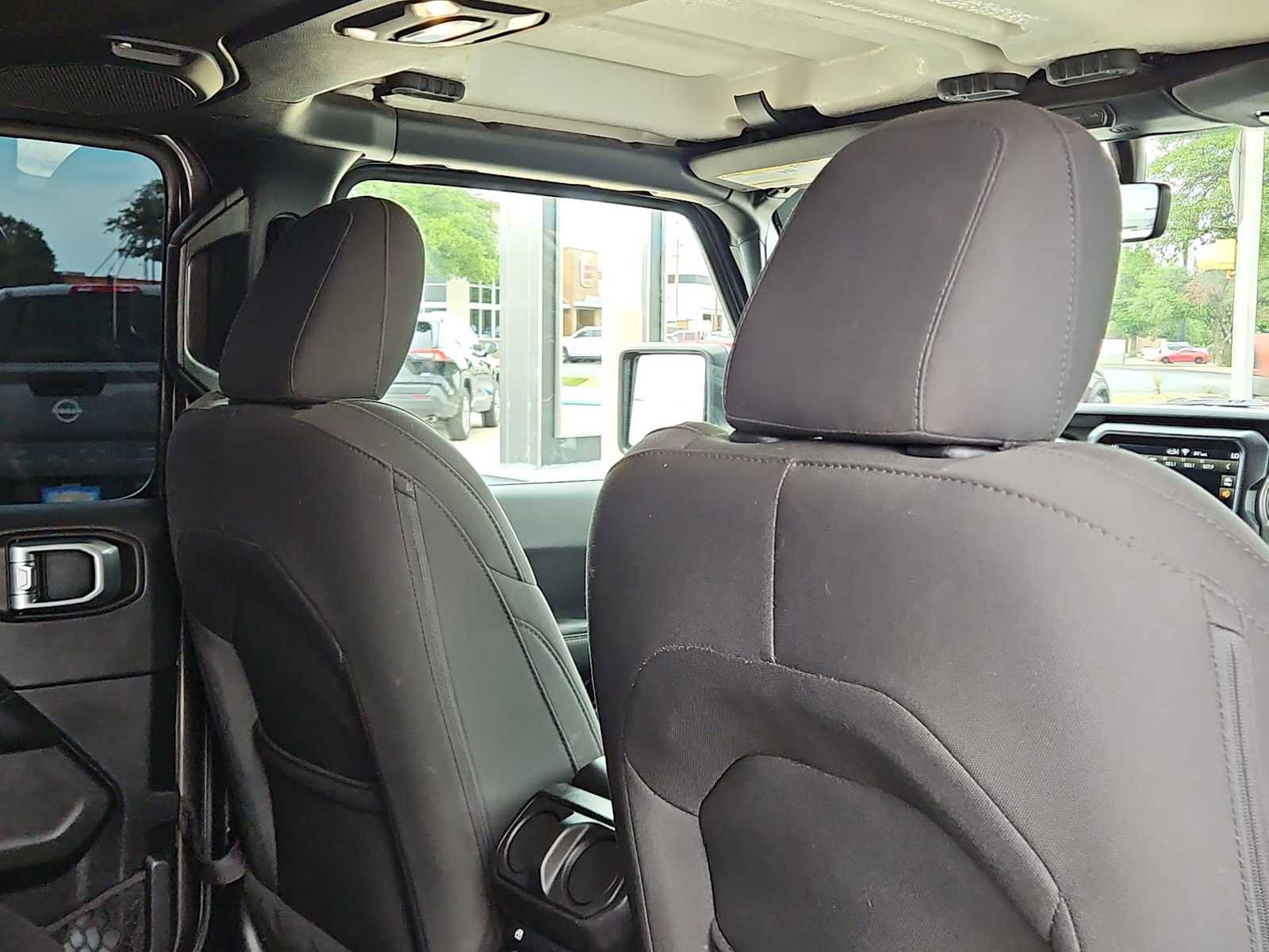 Used 2020 Jeep Wrangler Unlimited Sahara AWD/4WD image 17