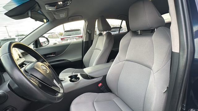 Used 2021 Toyota Venza LE image 30