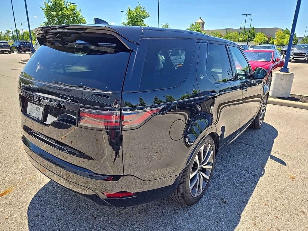 Used 2024 Land Rover Discovery Dynamic SE AWD/4WD image 5