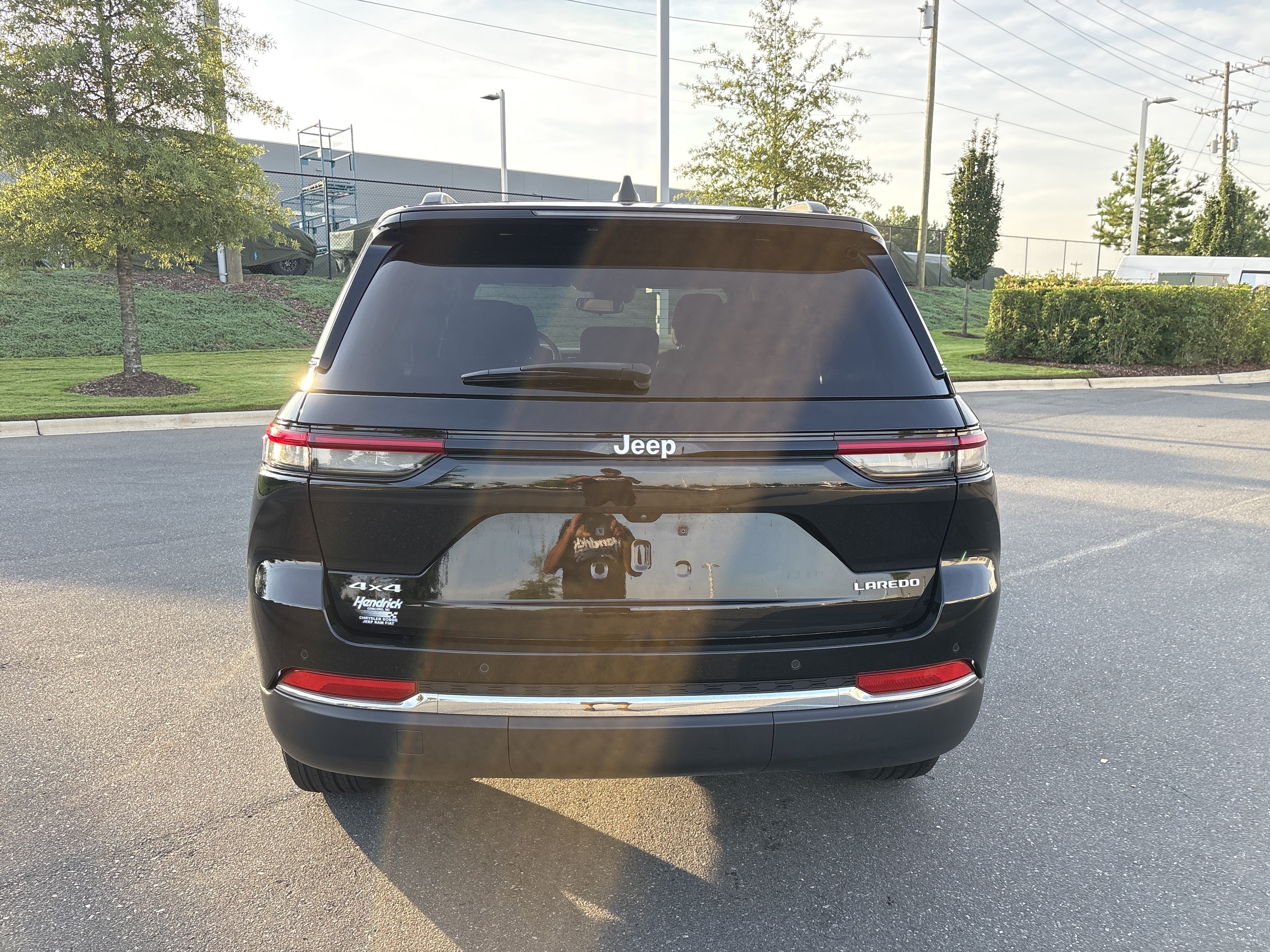 Used 2024 Jeep Grand Cherokee Laredo X w/ Luxury Tech Group I AWD/4WD image 8
