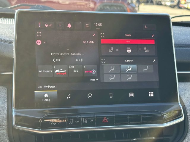 Used 2023 Jeep Compass Latitude w/ Sun and Sound Group AWD/4WD image 33