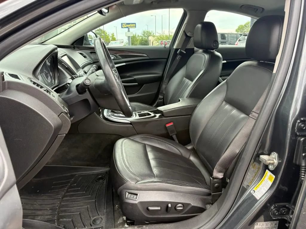 Used 2017 Buick Regal Premium w/ Driver Confidence Package #1 AWD/4WD image 19