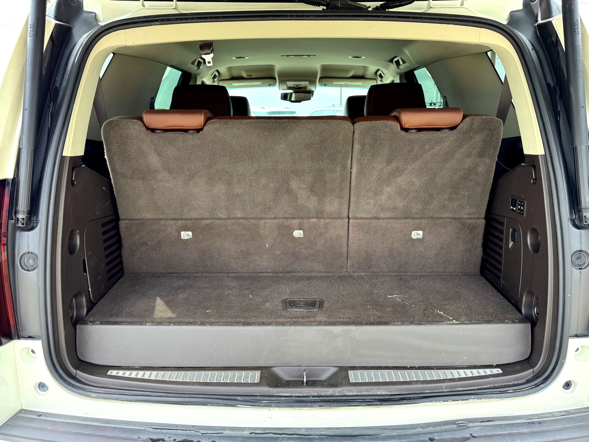 Used 2015 Chevrolet Tahoe LTZ image 8