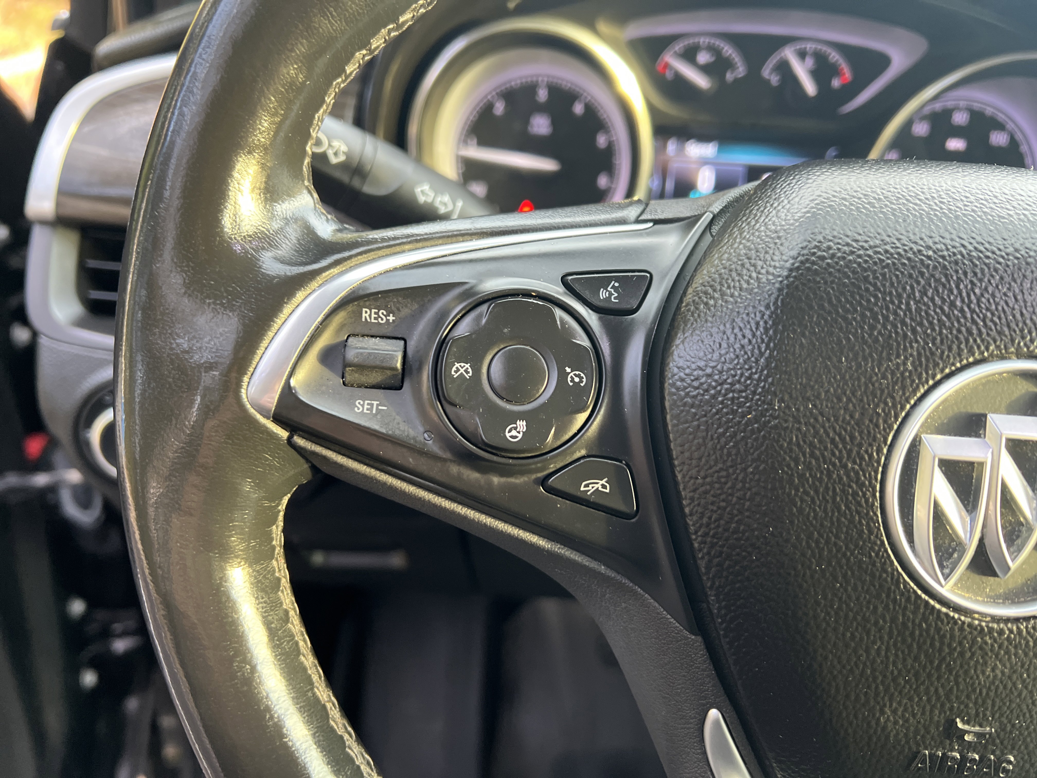 Used 2020 Buick Envision Essence image 19