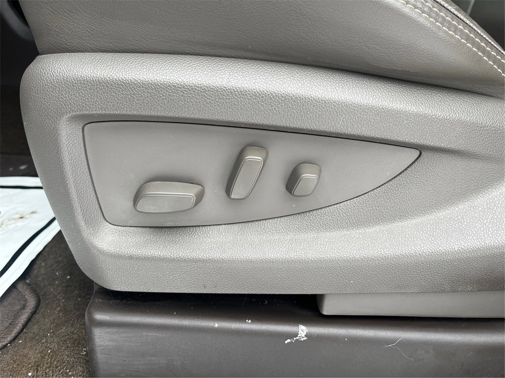 Used 2018 GMC Yukon Denali image 46