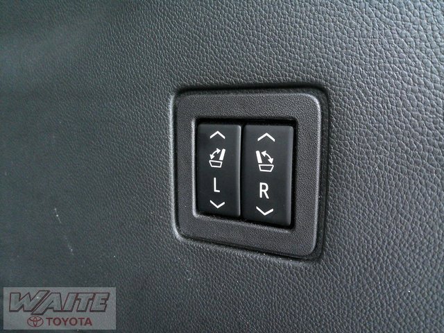 Used 2020 Chevrolet Traverse High Country image 31