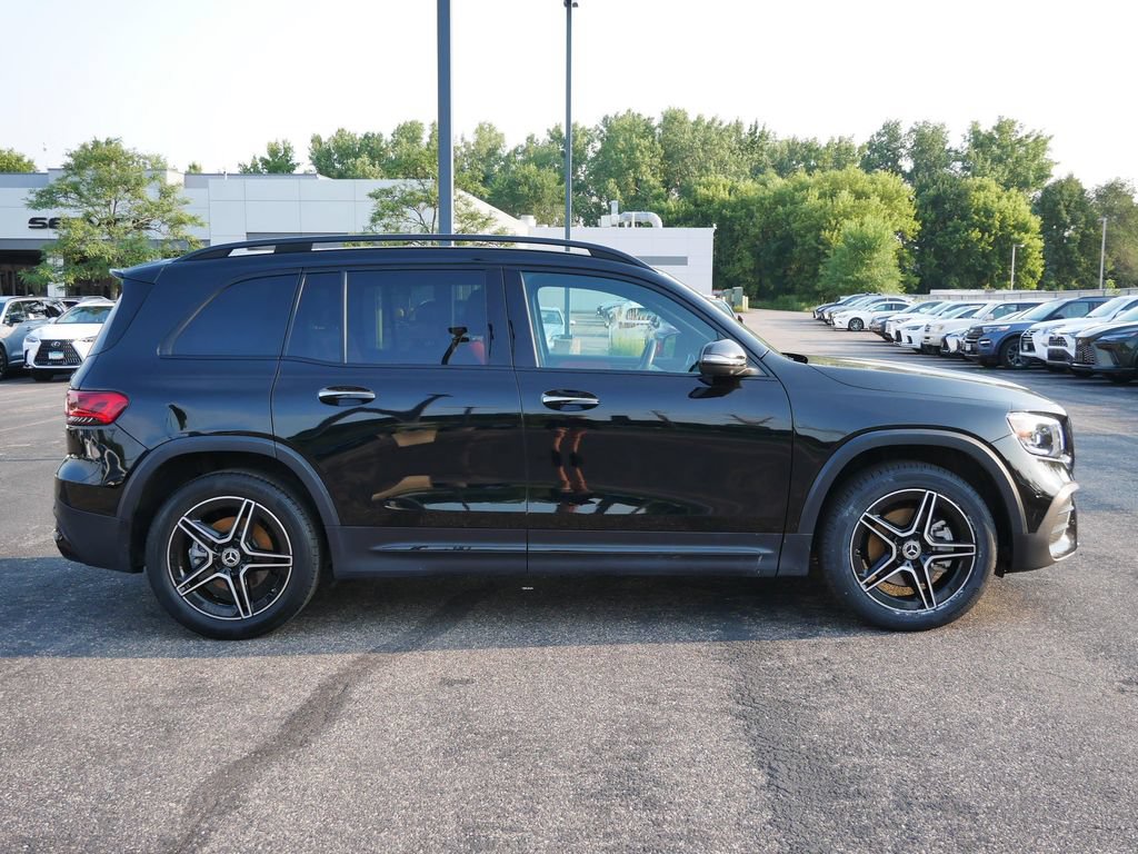Used 2023 Mercedes-Benz GLB 250 4MATIC image 7