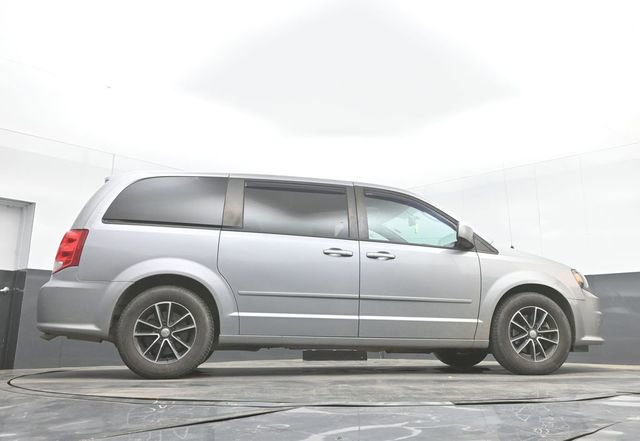 Used 2016 Dodge Grand Caravan SXT FWD image 34