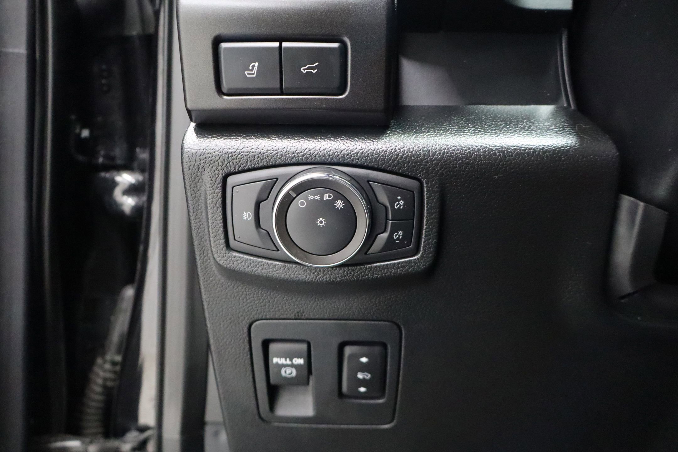 Used 2020 Ford Expedition Limited RWD image 17
