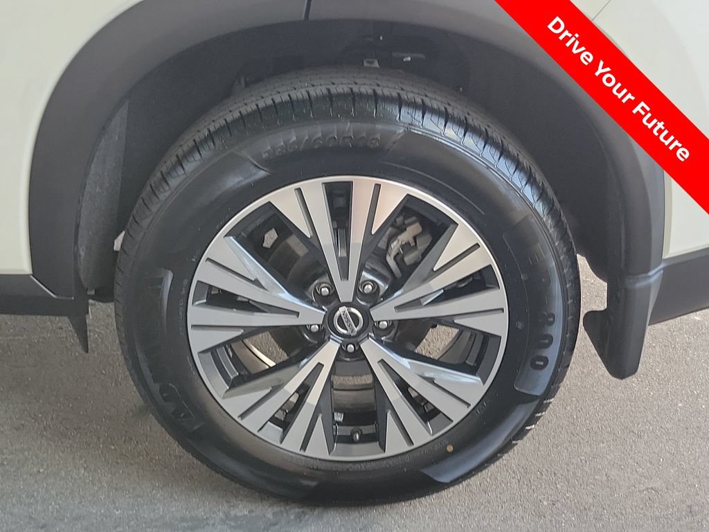 Certified 2021 Nissan Rogue SV FWD image 28