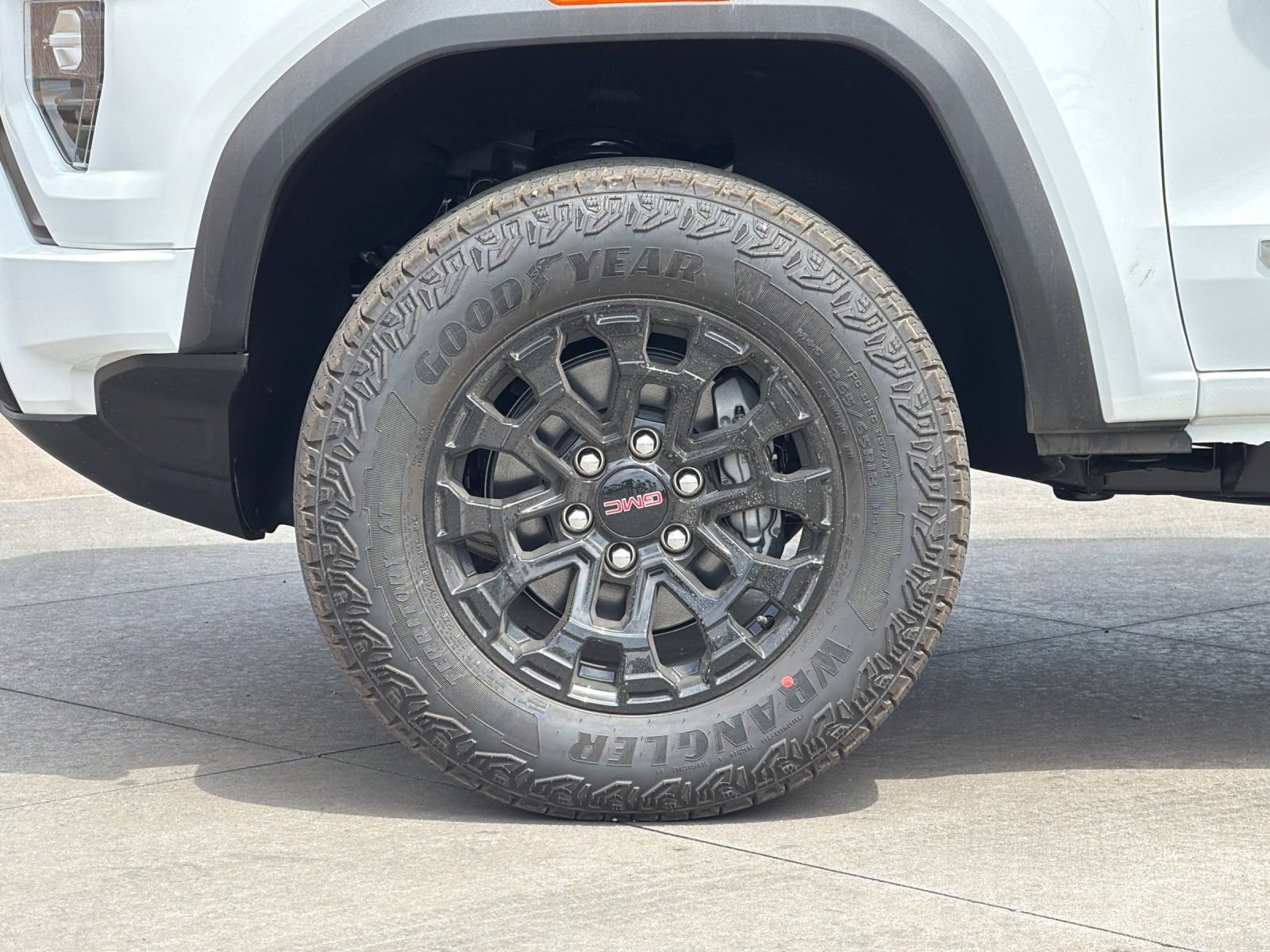New 2026 GMC Canyon Elevation w/ Technology Package RWD image 23