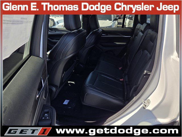 New 2027 Jeep Grand Cherokee Limited RWD image 12