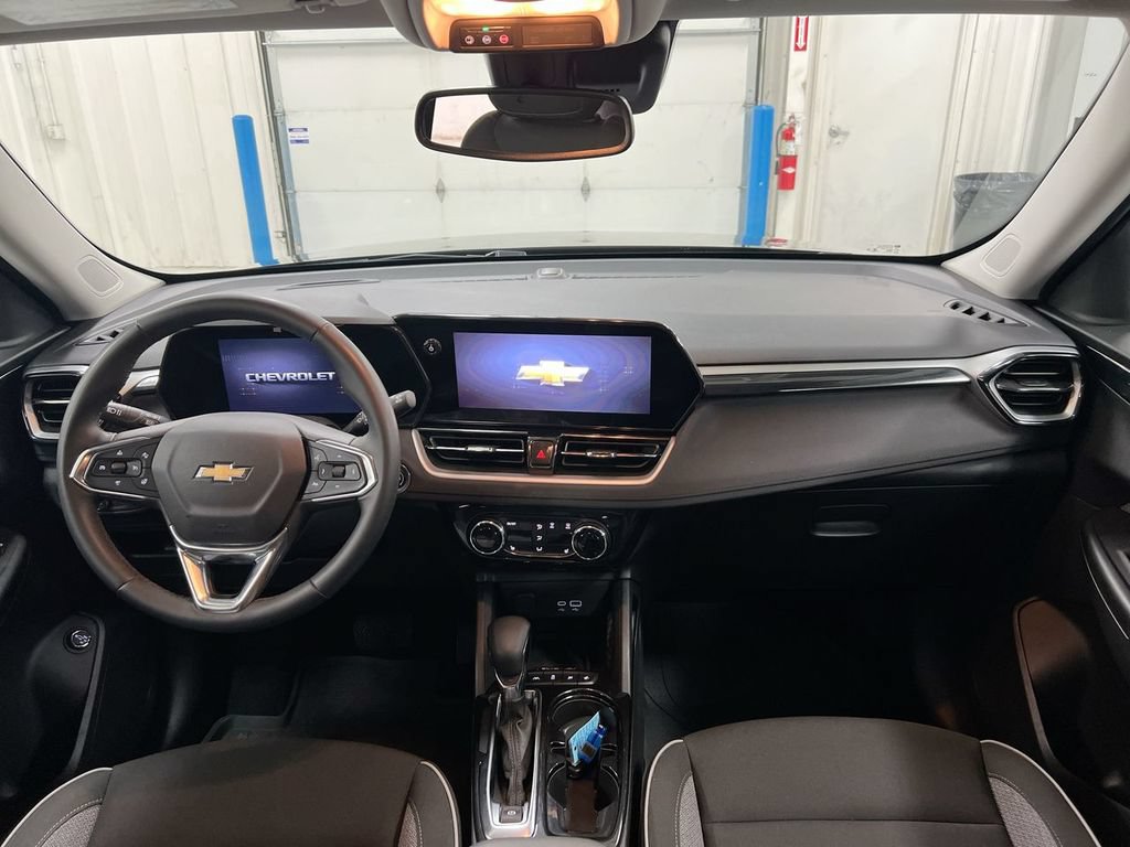 Used 2024 Chevrolet TrailBlazer LT w/ Convenience Package FWD image 10
