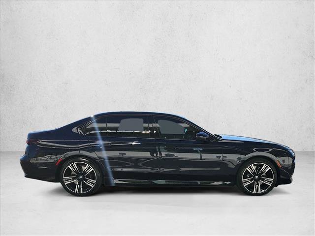 Certified 2024 BMW i7 xDrive60 AWD/4WD image 4