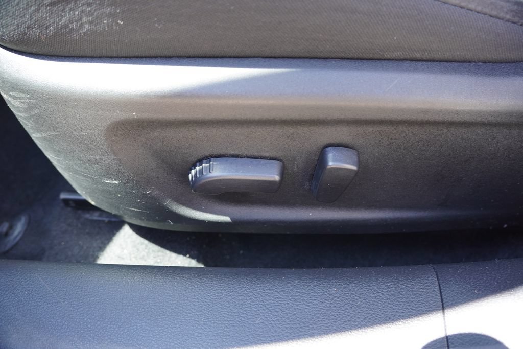 Used 2025 Nissan Altima 2.5 SV FWD image 21