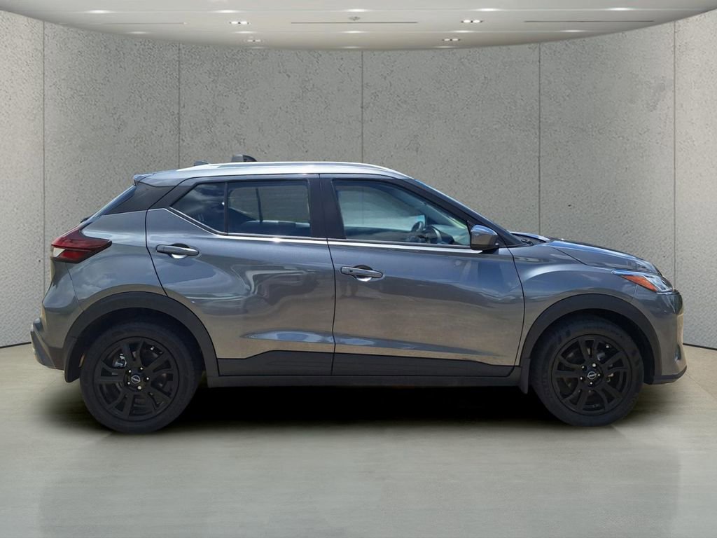 Used 2024 Nissan Kicks SV w/ Exterior Package FWD image 6