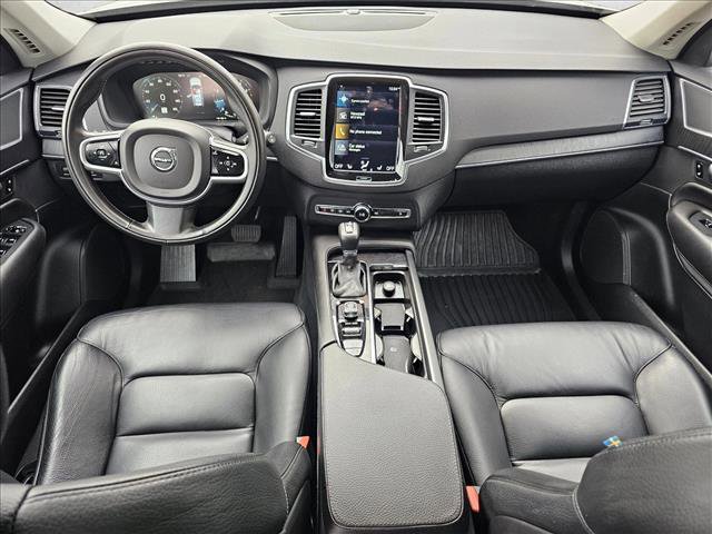 Used 2020 Volvo XC90 T6 Momentum w/ Protection Package Premier image 17