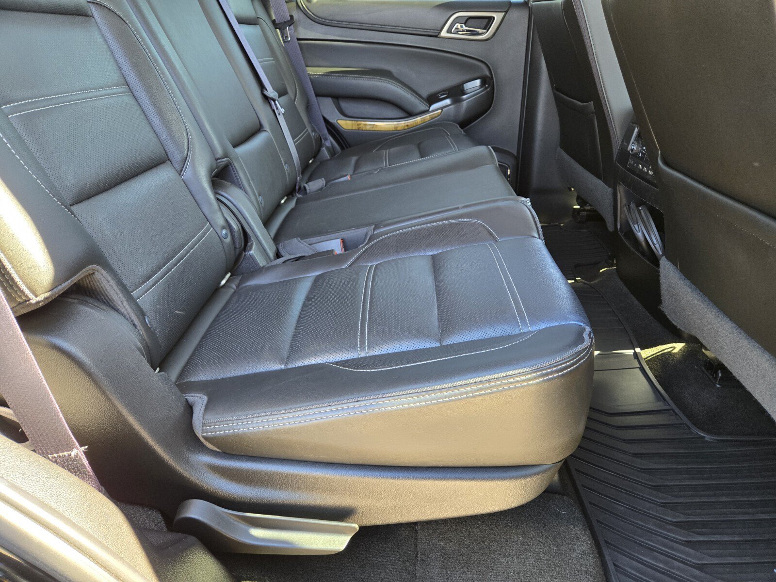 Used 2017 GMC Yukon Denali AWD/4WD image 13
