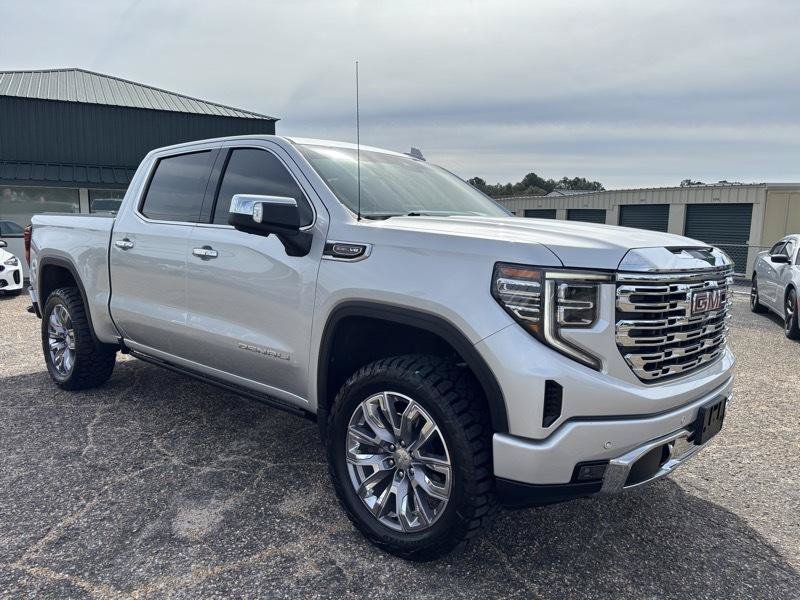 Used 2022 GMC Sierra 1500 Denali w/ Denali Reserve Package AWD/4WD image 7