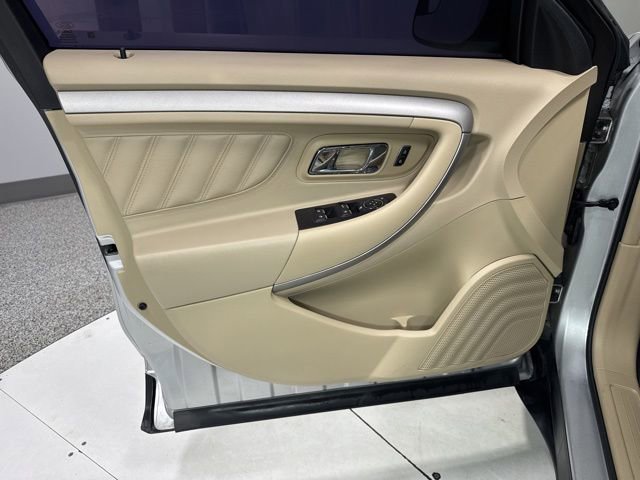 Used 2018 Ford Taurus SE FWD image 9