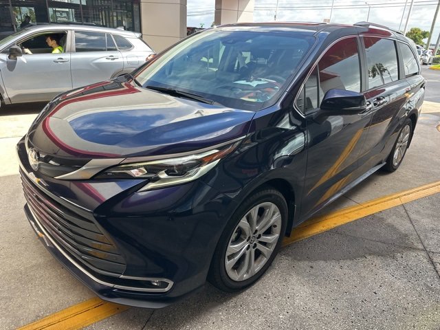 Used 2024 Toyota Sienna Platinum