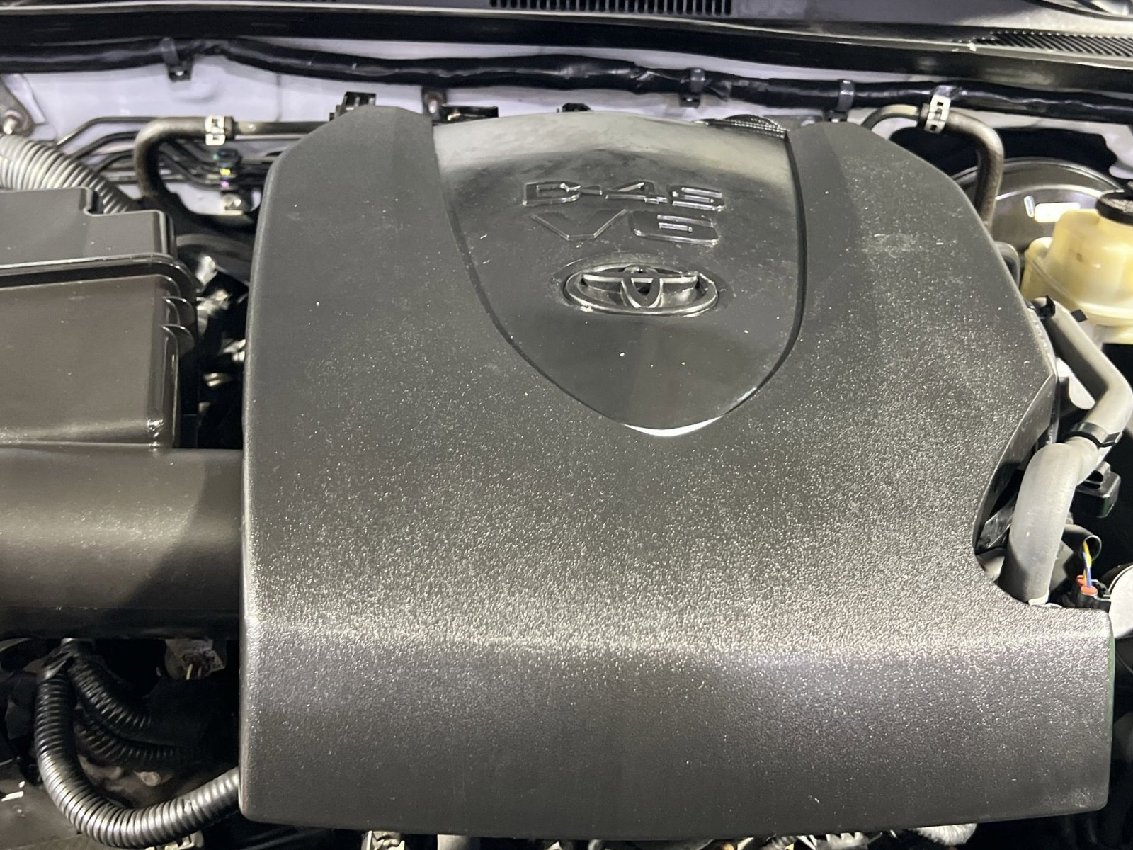 Used 2016 Toyota Tacoma TRD Sport w/ Towing Package image 28